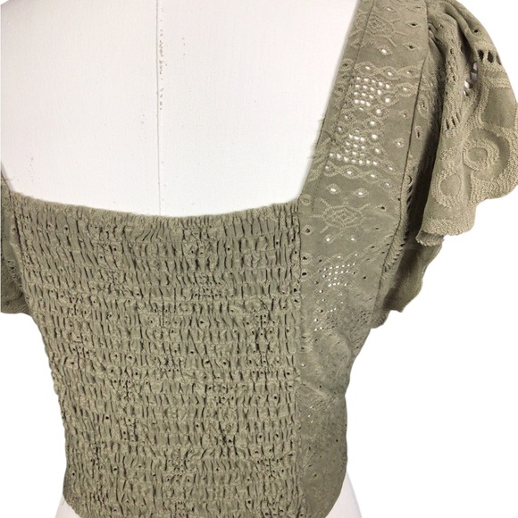 Urban Romantics Eyelet Smocked Top Large - Picture 5 of 8